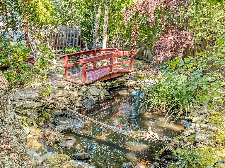 Margaret Dr — Photo 46