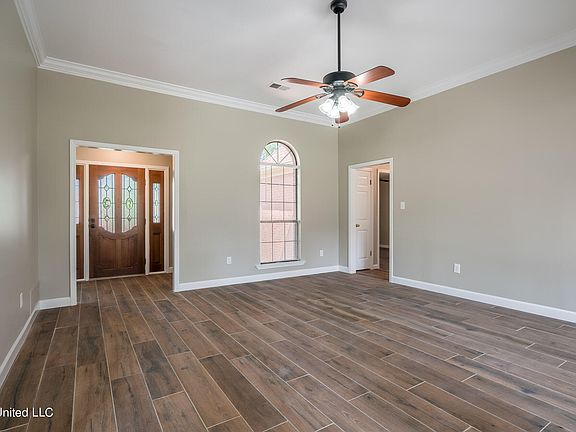 4th image of 5372 Pear Dr