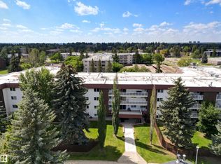 Country Gardens, Edmonton, AB T6H 5G5