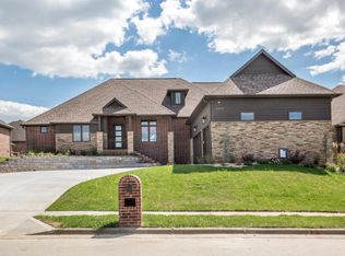 2850 E Chinkapin St, Springfield, MO 65804