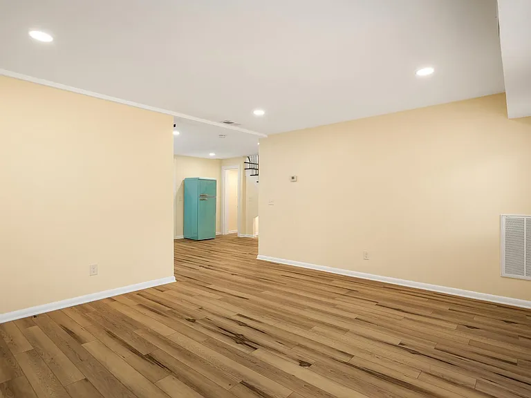 2112A Sanborn Dr — Photo 8