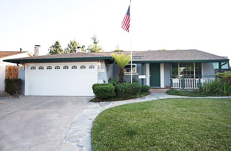 1st image of 34179 Cromwell Pl