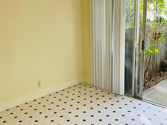 5th image of 731 Donald St #731