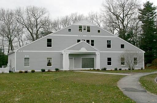 1st image of 8 Willard Dr