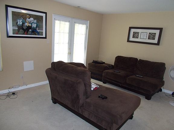 Family Rm 
+ door to deck