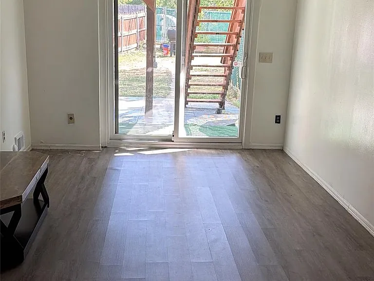 172 Jules Dr — Photo 3