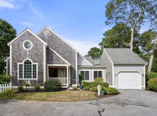 8 Gold Leaf Ln #33, Mashpee, MA 02649