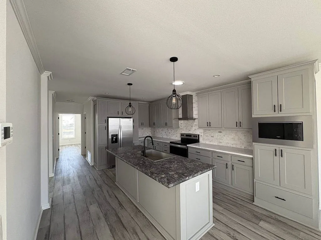 3 bed, 2.0 bath, 1460 sqft, $1,399 — Photo 2