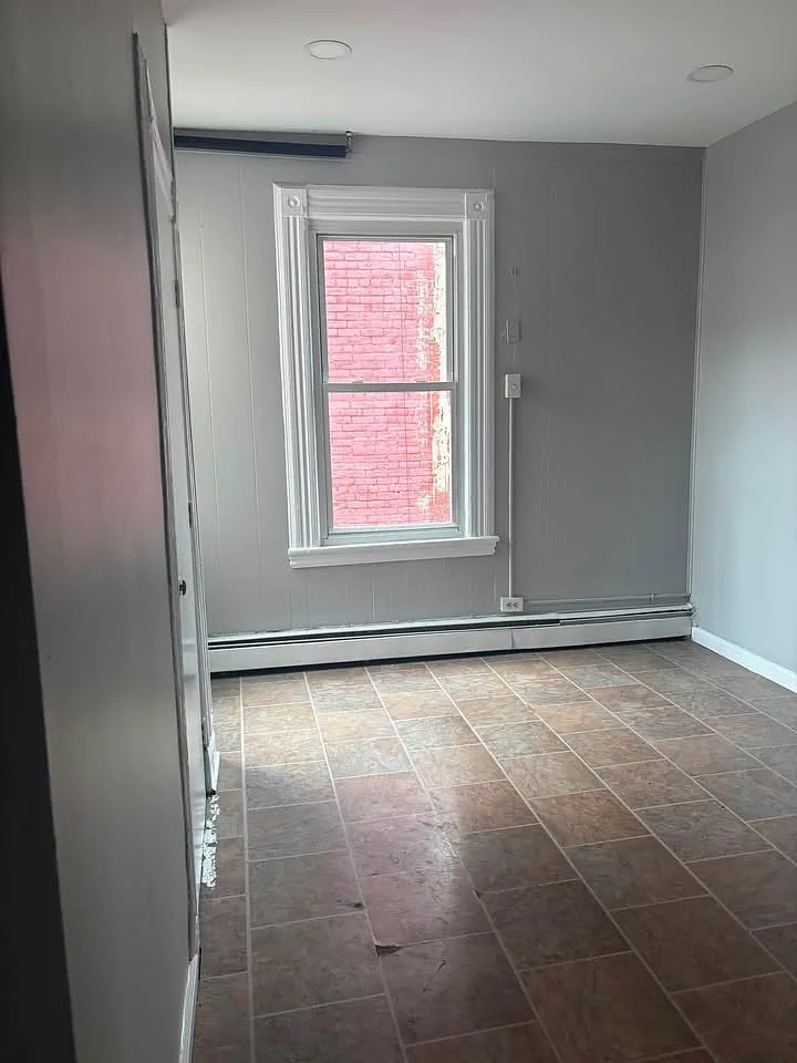 3 bed, $2,800 — Photo 1