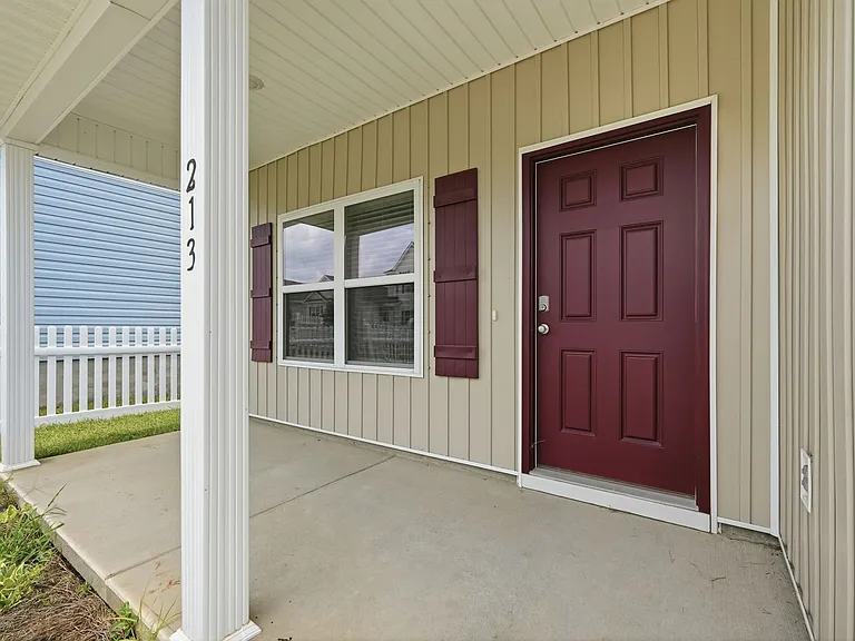 213 Huckleberry St — Photo 2