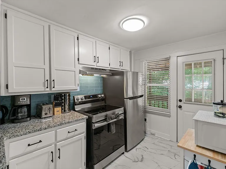 1111 W 41st St #2W — Photo 16