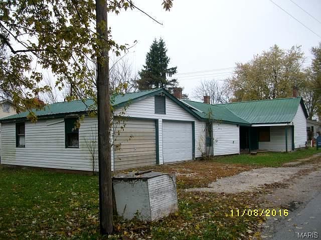 1st image of 20 E Champ Clark Dr
