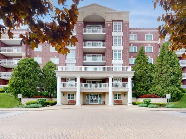 7081 W Touhy Ave APT 607, Niles, IL 60714