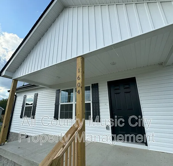 1604 Alan Perryman Ave — Photo 1