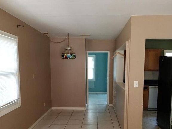 2nd image of 133 Meadowfield Ln