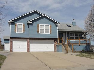 702 Foxtail Ct, Grain Valley, MO 64029