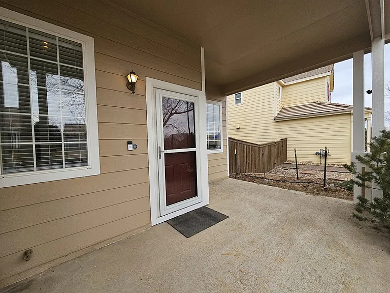 10043 Mackay Dr — Photo 2