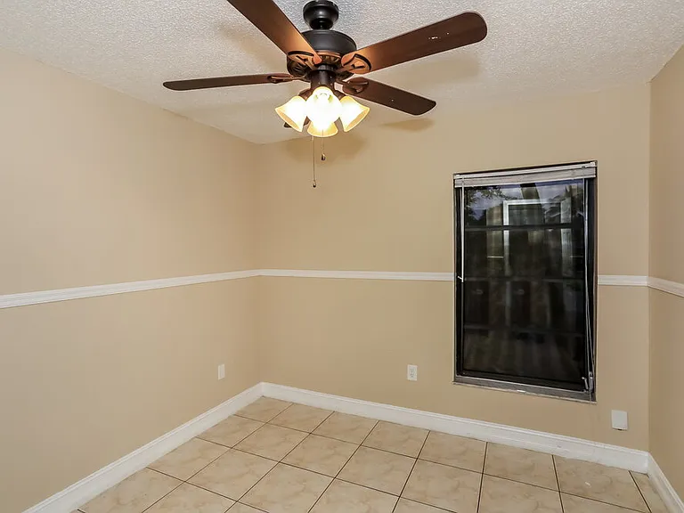 4205 SW 137th Ct — Photo 16