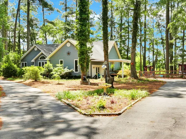 1251 W Acres Lane, Greenville, NC 27834