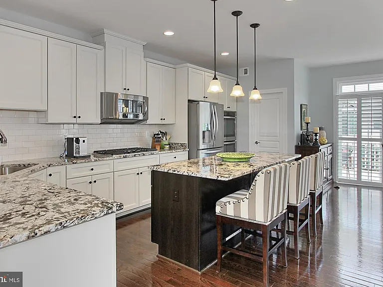 6238 Summit Point Ct — Photo 3