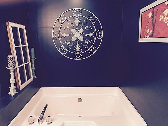 FC0497BA-7BED-49B8-9AAB-2F568473C03D