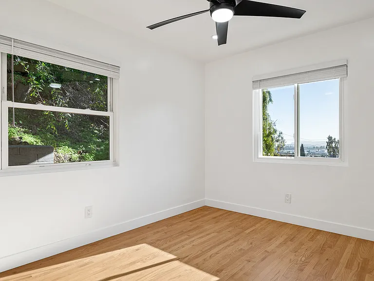 1537 Glenwood Dr — Photo 14