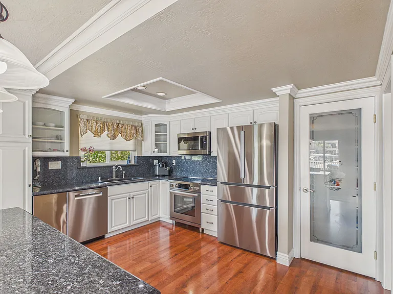 4910 Cabrillo Point — Photo 8