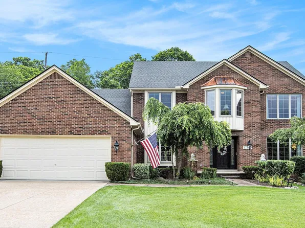 17540 E Northville Trl, Northville, MI 48168