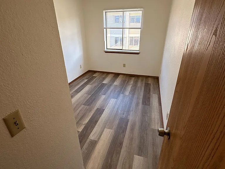 Ivy Apartments — Photo 8