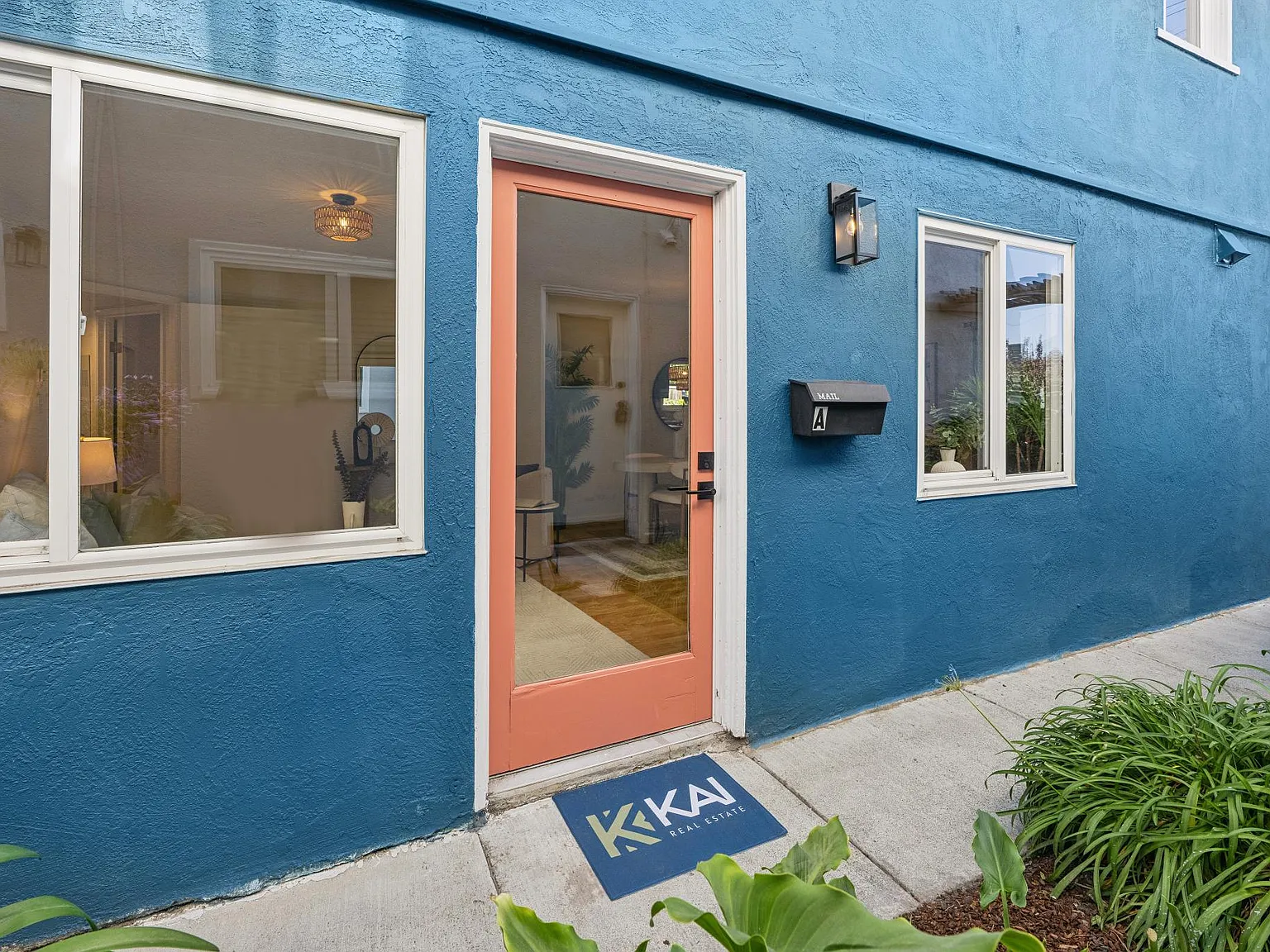 3 bed, 1.5 bath, 1031 sqft, $4,395 — Photo 3