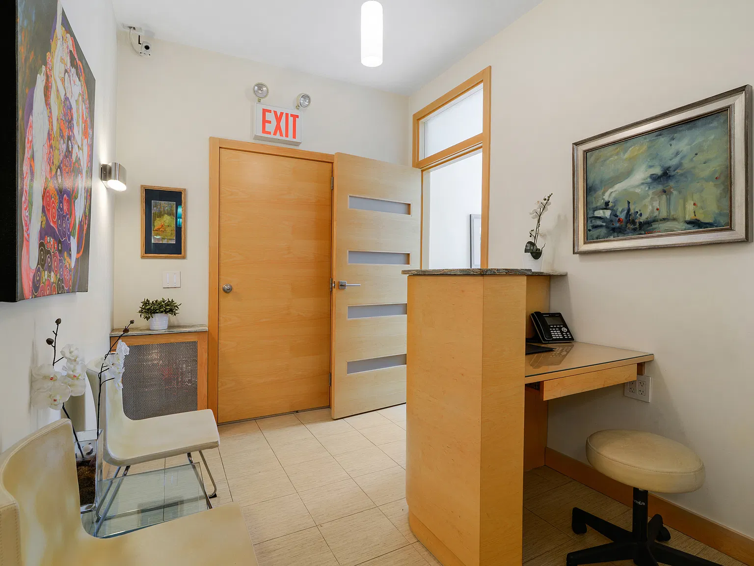 570 Park Avenue — Photo 2