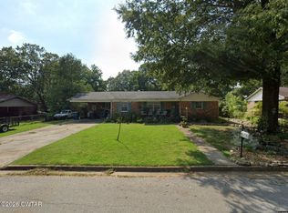2627 Oakview Dr, Humboldt, TN 38343