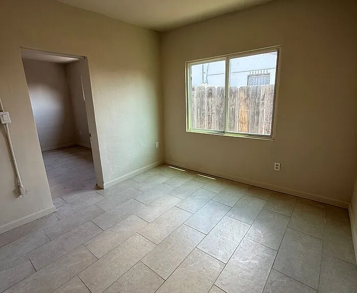 3638 S 9th Ave — Photo 11