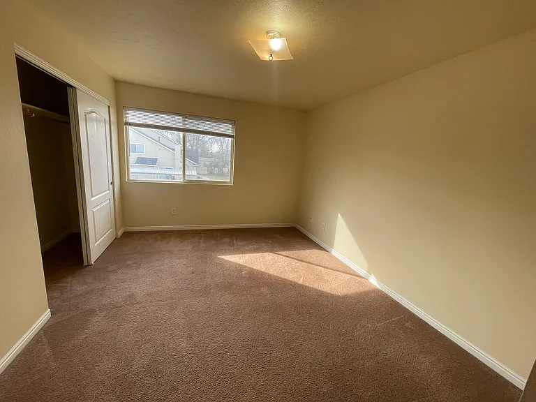 1445 N Bonneville St #102 — Photo 12