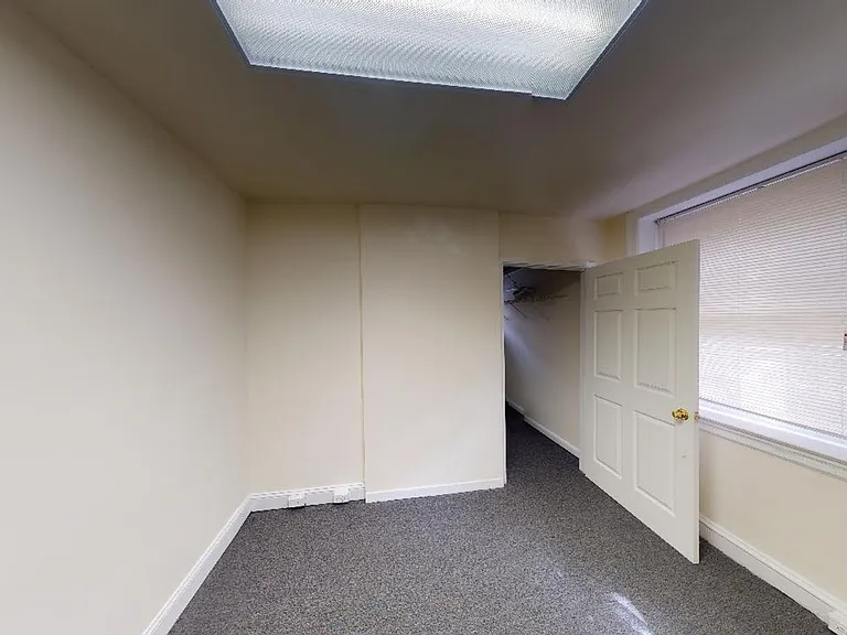 Penn Hall Apartments — Photo 39