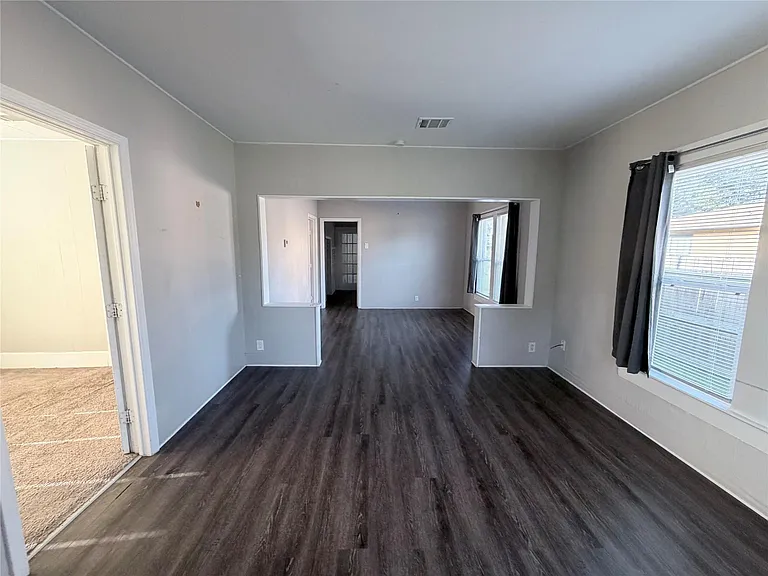 1401 Edison St — Photo 8