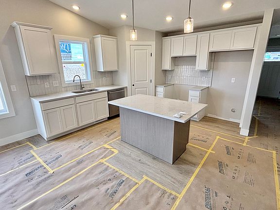 4th image of 3845 Highbury Dr #1