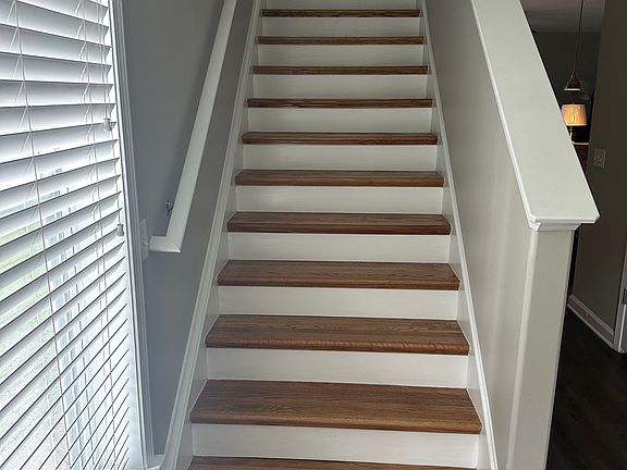 3rd image of 186 Brickway St #186
