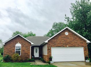 1013 Angela Ct, Jerseyville, IL 62052