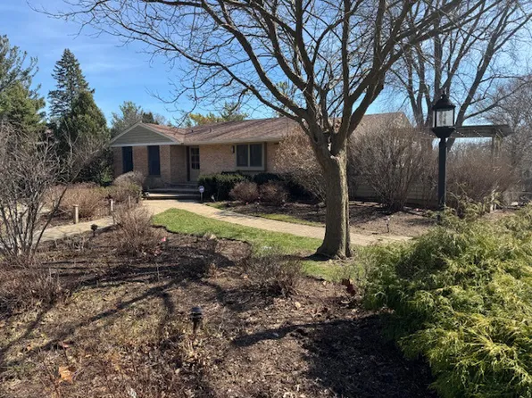 635 Signal Hill Rd, North Barrington, IL 60010