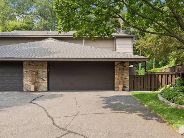 17640 Breconwood Rd, Wayzata, MN 55391