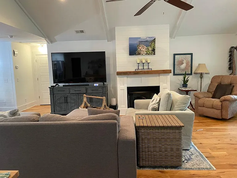 1479 Seminole St — Photo 3