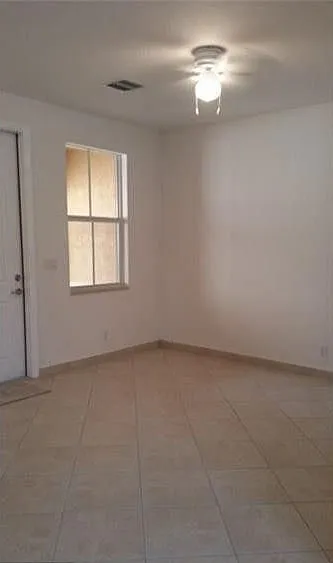 4924 SW 30th Ter — Photo 5