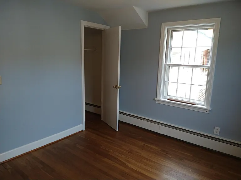 436 Benson St — Photo 7