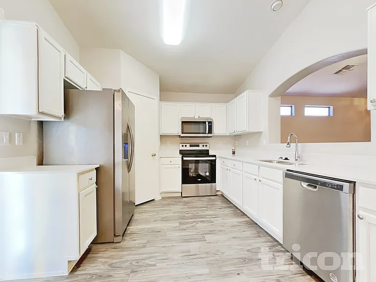 12429 W Larkspur Rd — Photo 6