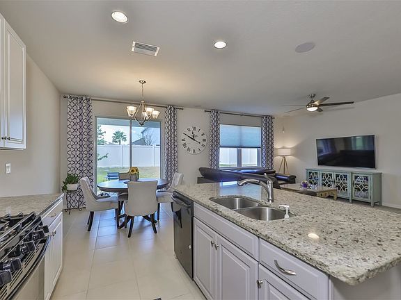 4th image of 12144R Blue Pacific Dr