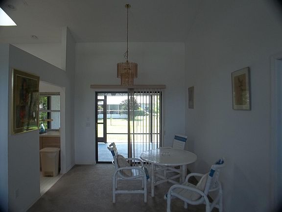 4th image of 772 SE Whitehurst Avenue