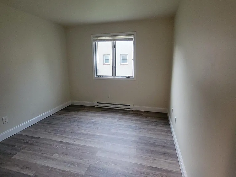 377 W Broad St #3 — Photo 10
