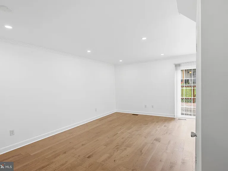 3820 Rolling Way — Photo 16