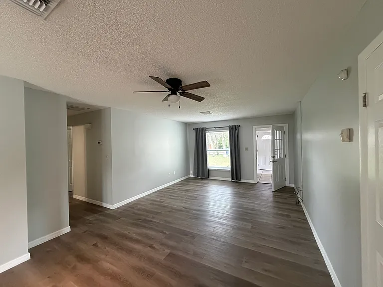 4720 E Linebaugh Ave — Photo 18
